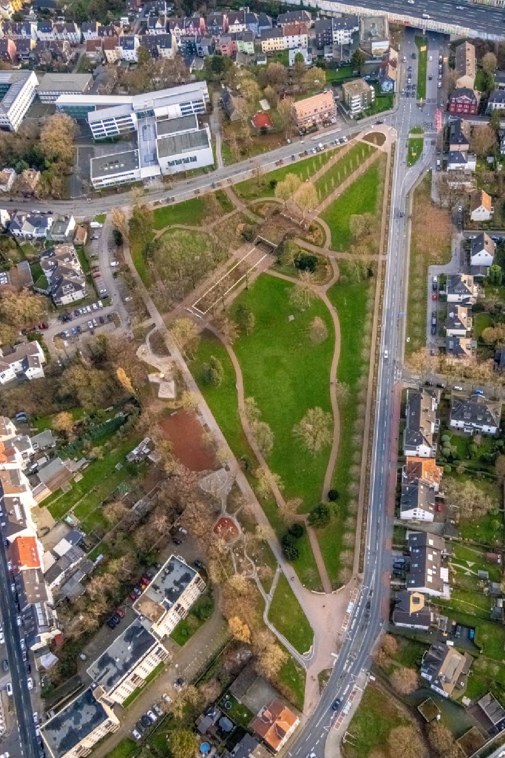 Luftaufnahme Bochum - Parkanlage Friedenspark in Bochum im Bundesland Nordrhein-Westfalen, Deutschland