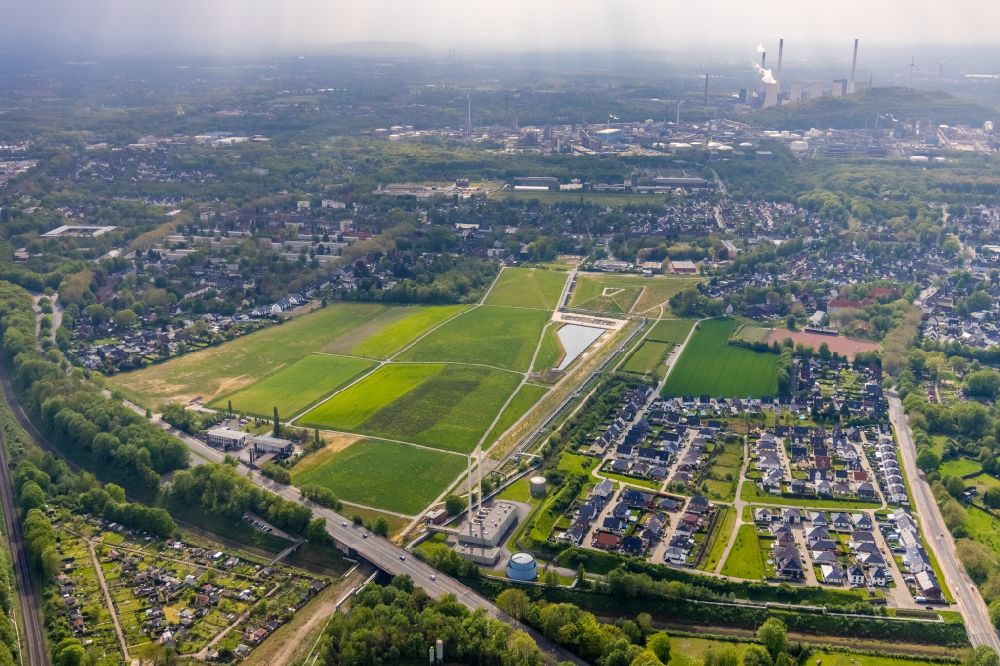 Luftaufnahme Gelsenkirchen - Parkanlage Glückauf Park - Park des Wandels in Gelsenkirchen im Bundesland Nordrhein-Westfalen, Deutschland