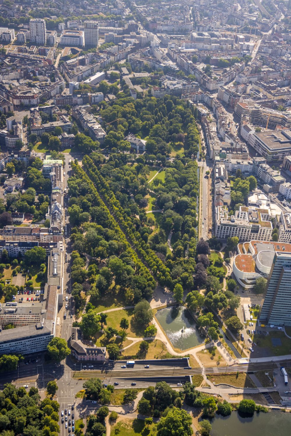 Luftbild Düsseldorf - Parkanlage Hofgarten in Düsseldorf im Bundesland Nordrhein-Westfalen, Deutschland