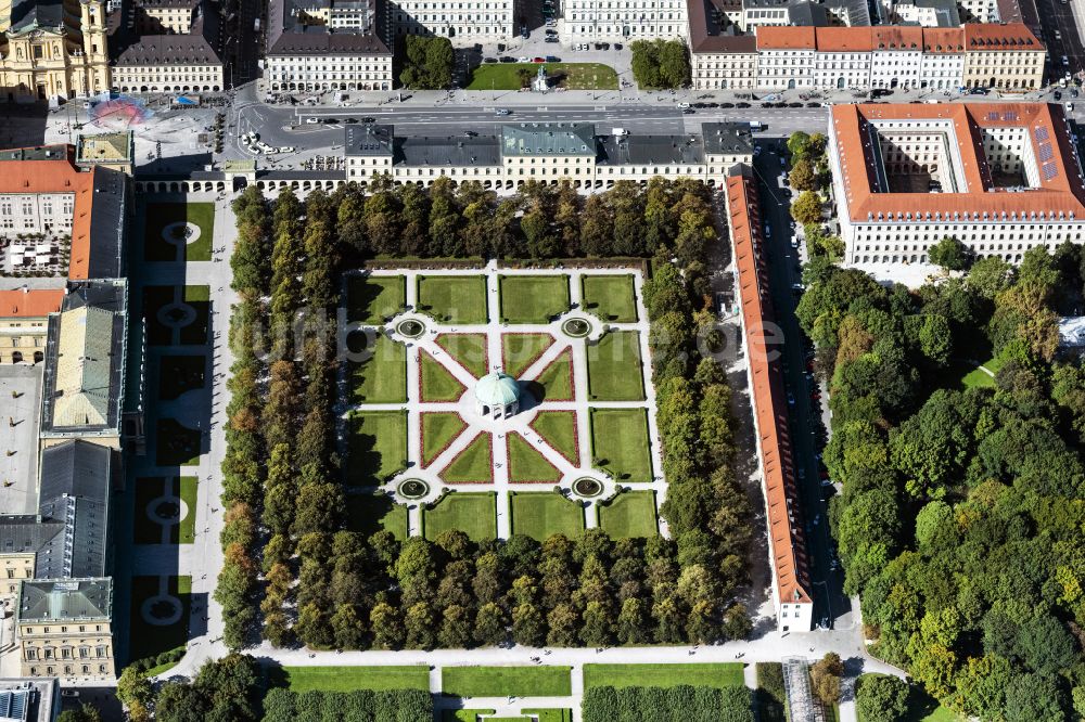 München von oben - Parkanlage Hofgarten in München im Bundesland Bayern, Deutschland