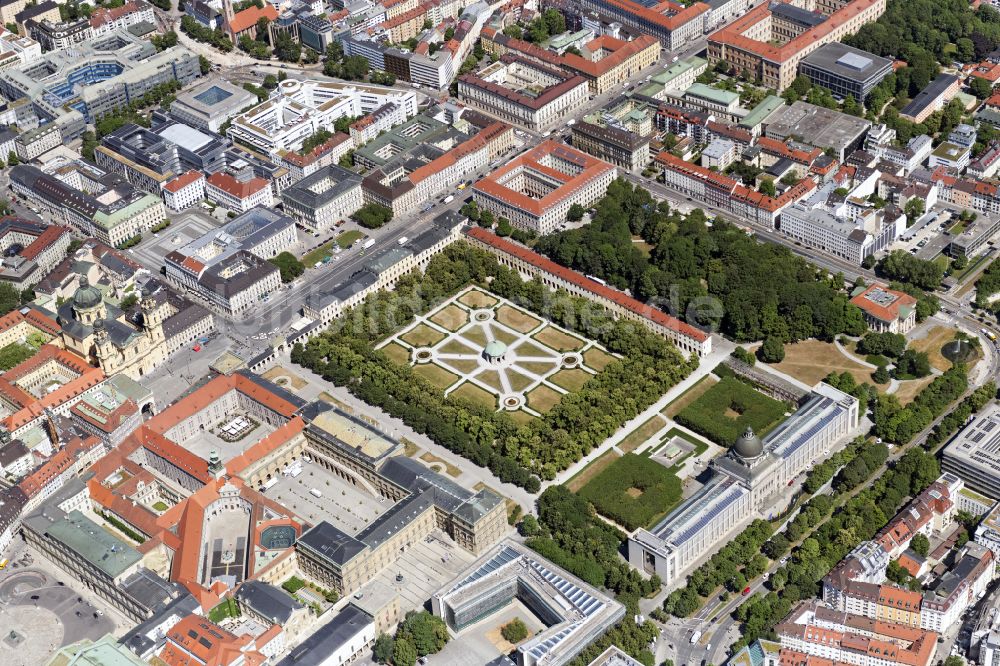 München aus der Vogelperspektive: Parkanlage Hofgarten in München im Bundesland Bayern, Deutschland