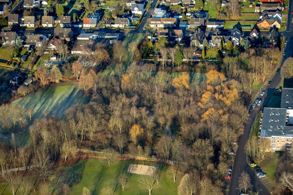 Luftaufnahme Bochum - Parkanlage an der Märkischen Straße im Ortsteil Günnigfeld in Bochum im Bundesland Nordrhein-Westfalen