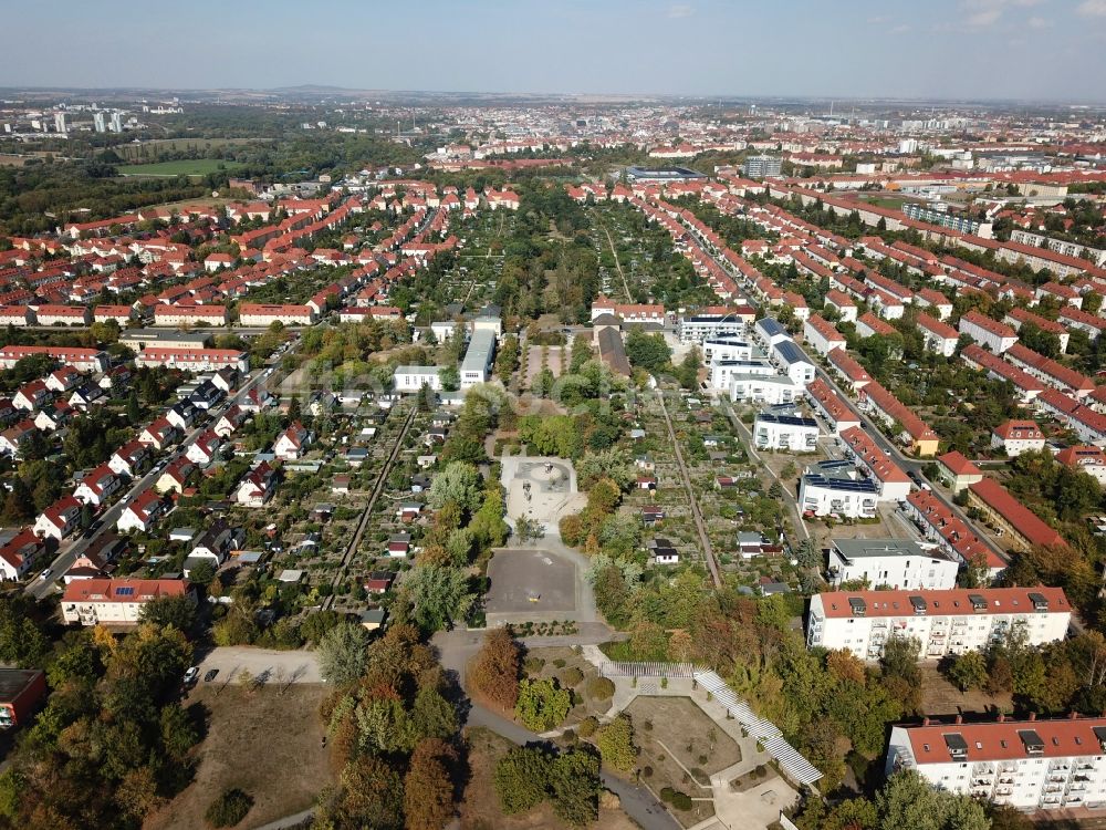 Luftaufnahme Halle (Saale) - Parkanlage Pestalozzipark in Halle (Saale) im Bundesland Sachsen-Anhalt, Deutschland
