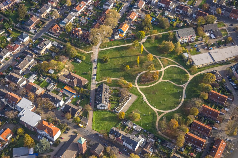 Herne von oben - Parkanlage Quartierpark Klosterstraße in Herne im Bundesland Nordrhein-Westfalen, Deutschland