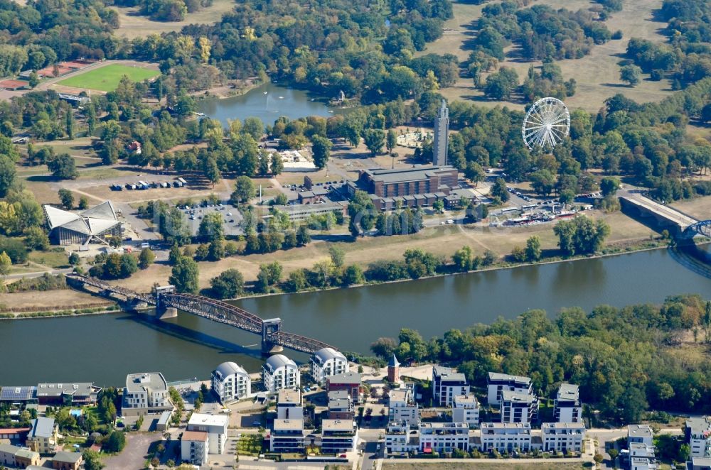 Magdeburg von oben - Parkanlage Rotehornpark in Magdeburg im Bundesland Sachsen-Anhalt, Deutschland