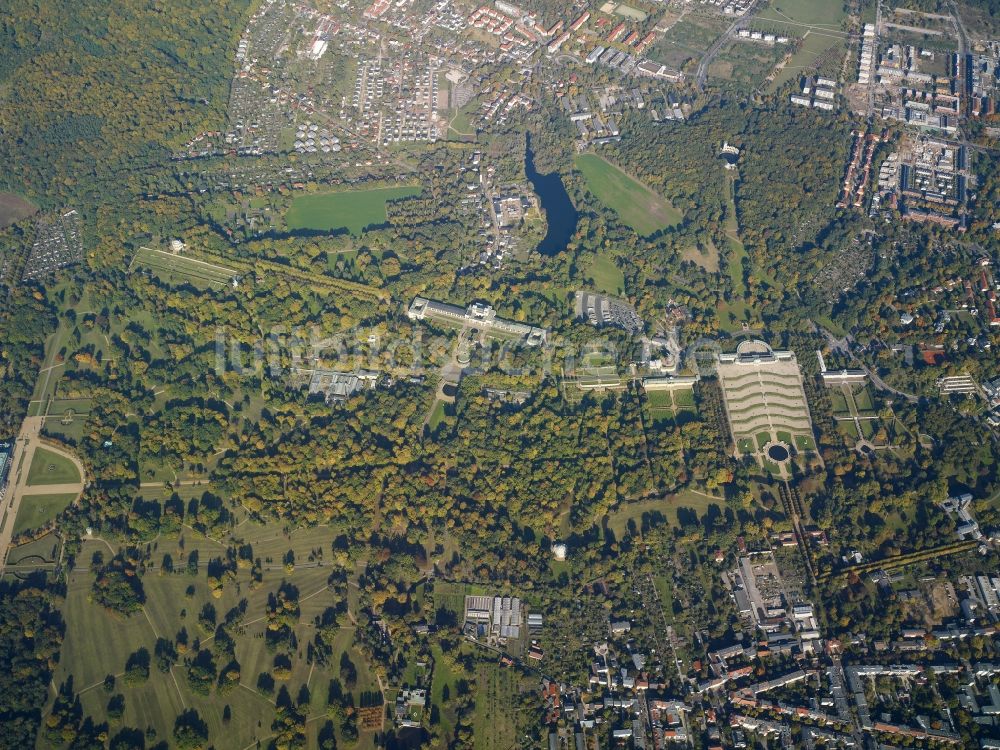 Luftbild Potsdam - Parkanlage um das Schloss Sanssouci in Potsdam im Bundesland Brandenburg