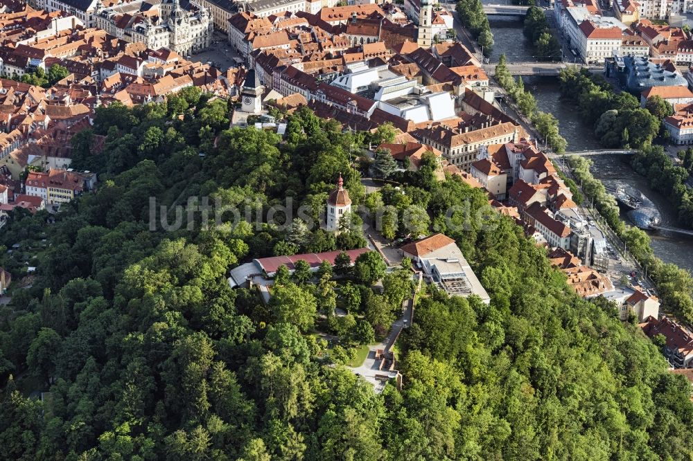 Graz aus der Vogelperspektive: Parkanlage Schloßberg in Graz in Steiermark, Österreich