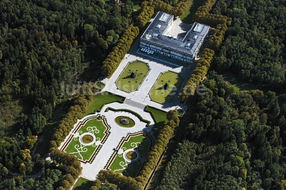 Chiemsee aus der Vogelperspektive: Parkanlage im Schlosspark von Herrenchiemsee in Chiemsee im Bundesland Bayern, Deutschland