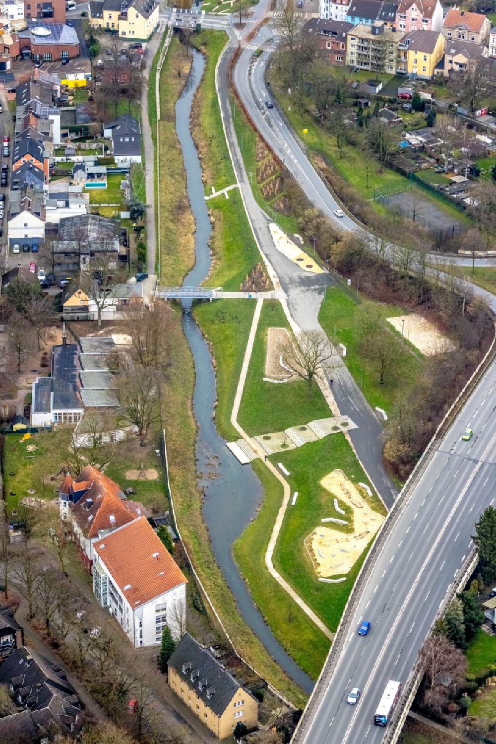 Kamen aus der Vogelperspektive: Parkanlage des Seseke-Park entlang der B233 in Kamen im Bundesland Nordrhein-Westfalen, Deutschland