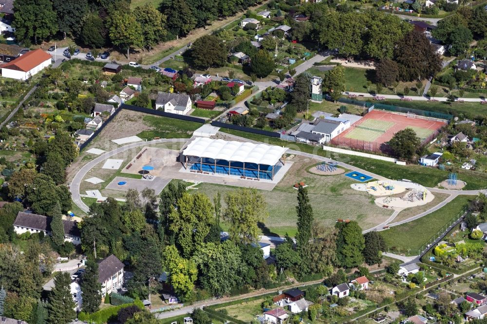 Luftbild Bochum - Parkanlage und Spielplatz mit Sandflächen sowie Sport und Erholungsmöglichkeiten in Bochum-Riemke im Bundesland Nordrhein-Westfalen, Deutschland