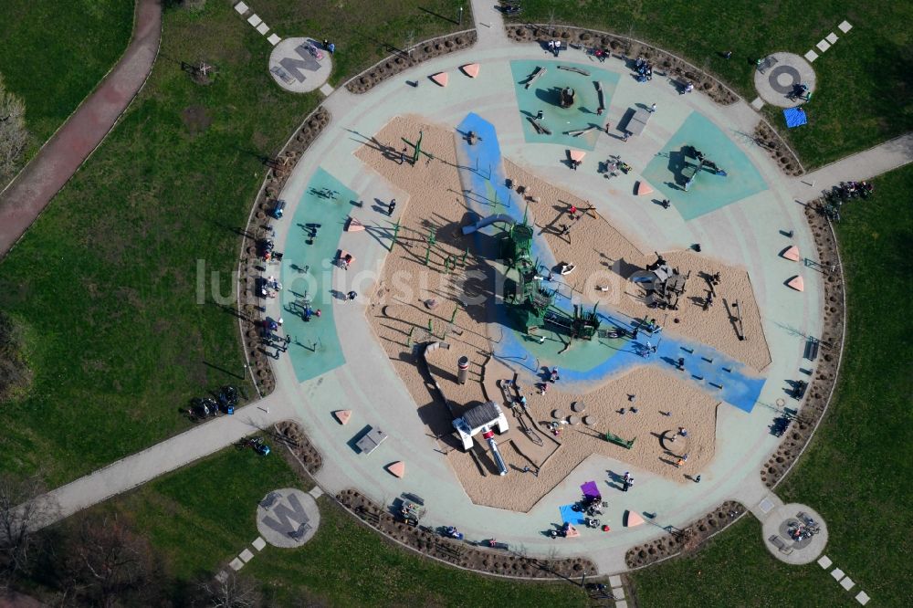 Luftbild Magdeburg - Parkanlage und Spielplatz mit Sandflächen Abenteuerspielplatz Stadtpark Rotehorn im Ortsteil Werder in Magdeburg im Bundesland Sachsen-Anhalt, Deutschland