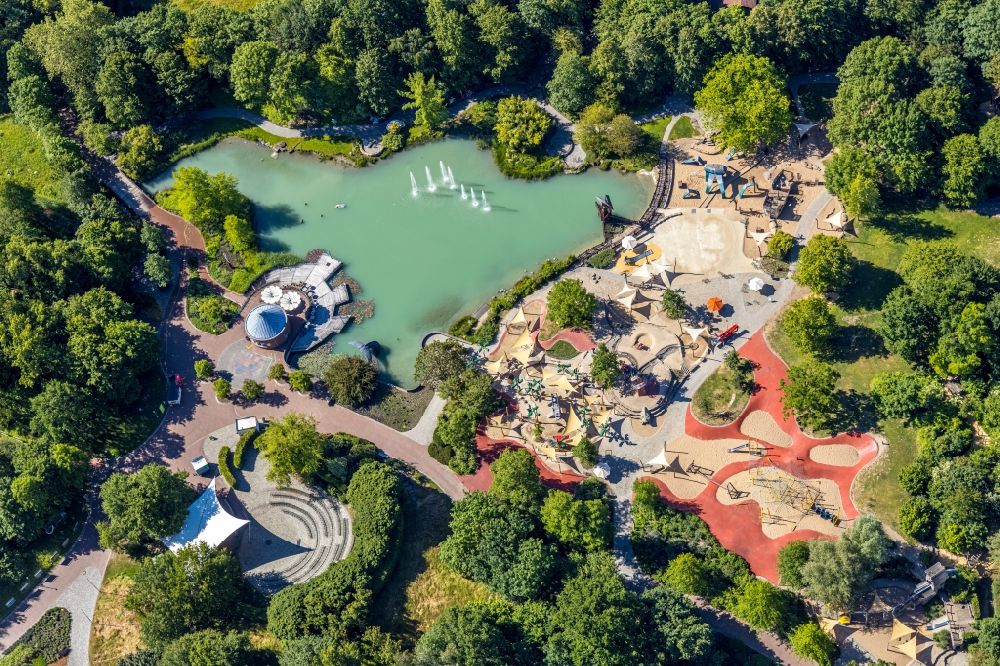 Hamm aus der Vogelperspektive: Parkanlage und Spielplatz mit Sandflächen der Maximilianpark Hamm GmbH in Hamm im Bundesland Nordrhein-Westfalen, Deutschland