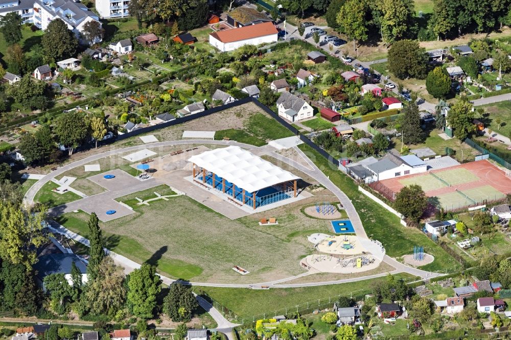 Luftbild Bochum - Parkanlage und Spielplatz mit Sandflächen sowie Sport und Erholungsmöglichkeiten in Bochum-Riemke im Bundesland Nordrhein-Westfalen, Deutschland
