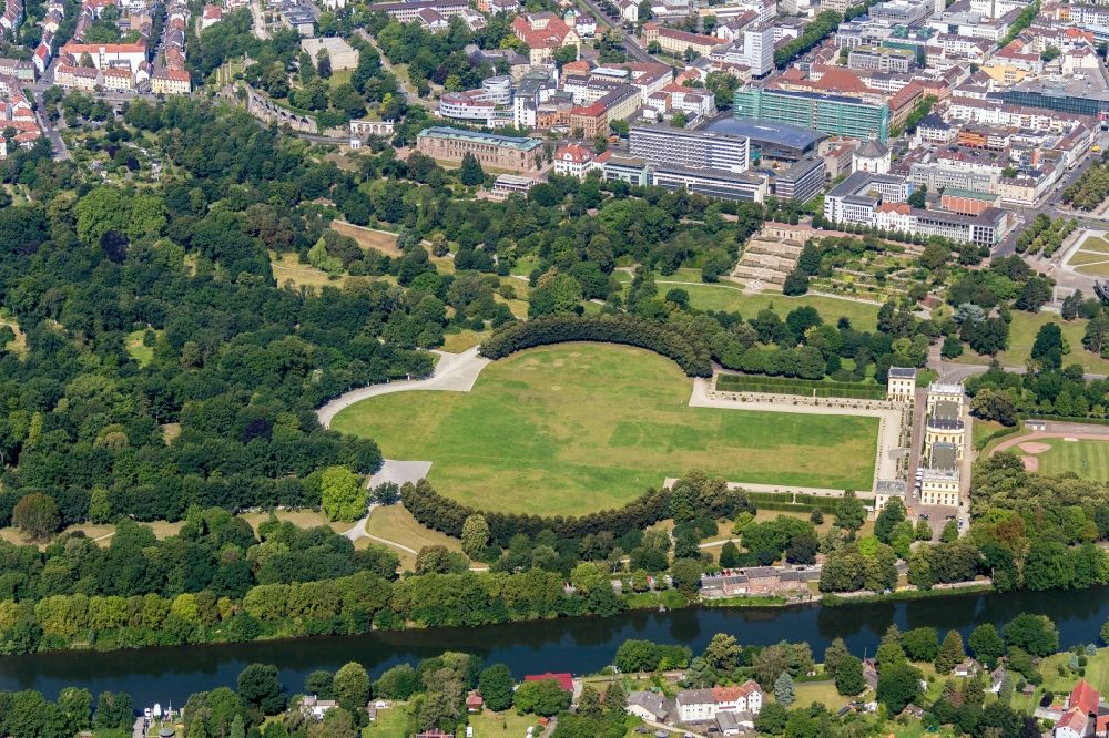 Luftaufnahme Kassel - Parkanlage Staatspark Karlsaue in Kassel im Bundesland Hessen, Deutschland