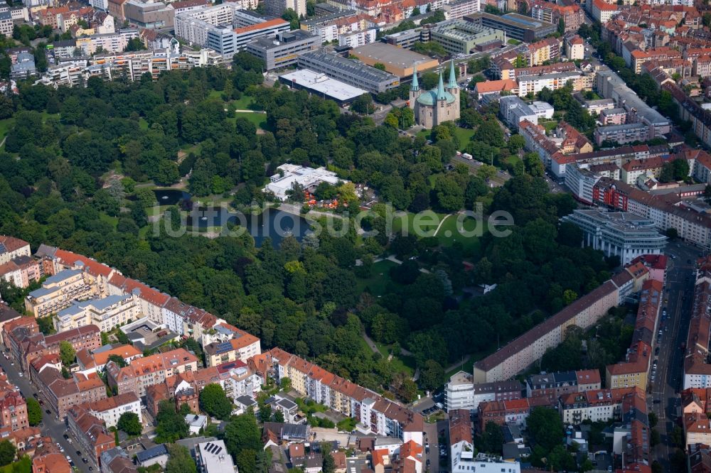 Luftaufnahme Nürnberg - Parkanlage des Stadtpark Nürnberg und Veranstaltungshalle PARKS Nürnberg am Berliner Platz in Nürnberg im Bundesland Bayern, Deutschland
