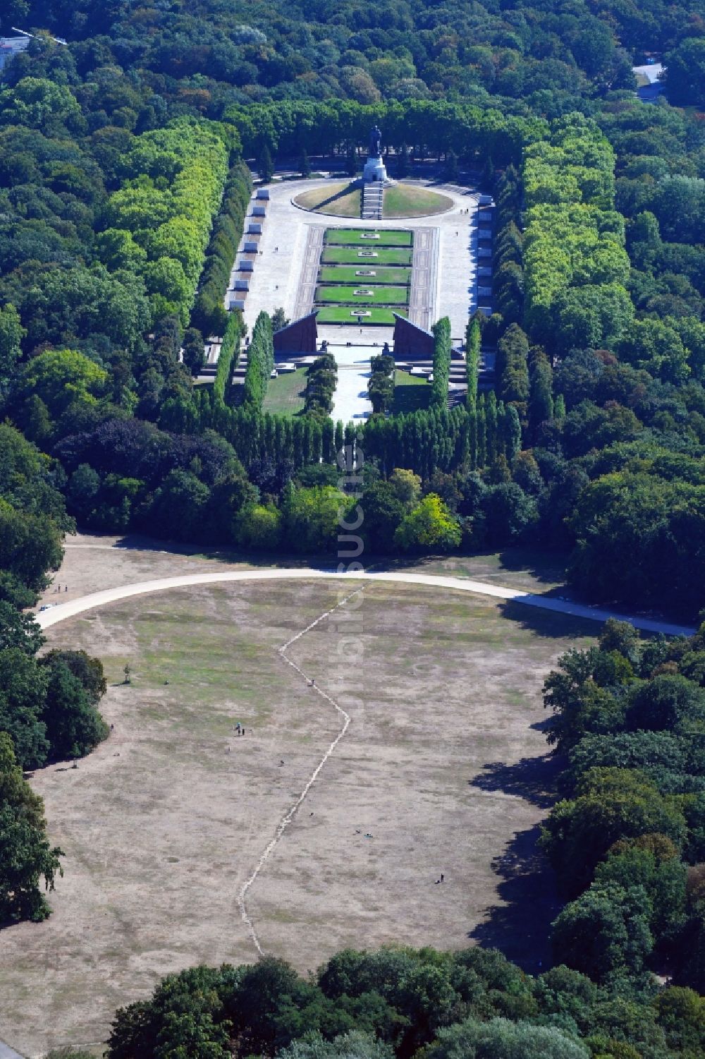 Luftbild Berlin - Parkanlage Treptower Park in Berlin, Deutschland