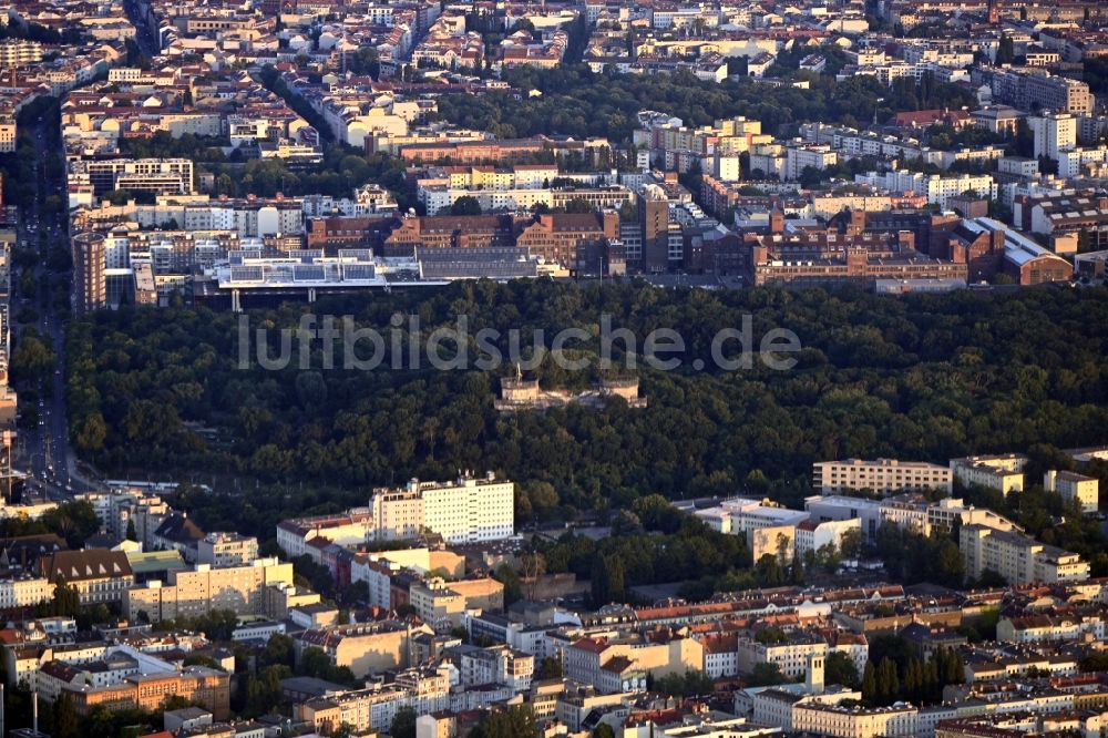 Luftaufnahme Berlin - Parkanlage Volkspark Humboldthain in Berlin, Deutschland