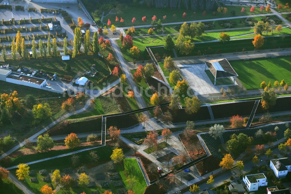 Luftbild Potsdam - Parkanlage des Volkspark Potsdam entlang der Erich-Mendelsohn-Allee in Potsdam im Bundesland Brandenburg, Deutschland
