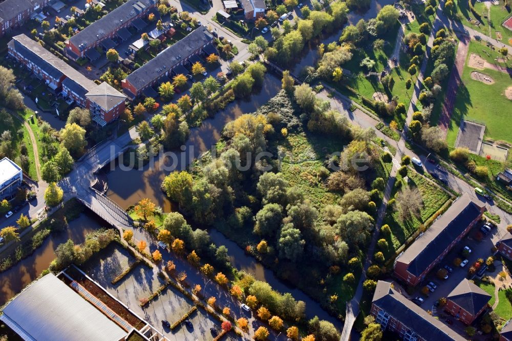 Hamburg von oben - Parkanlage im Wohngebiet im Ortsteil Neu Allermöhe in Hamburg, Deutschland