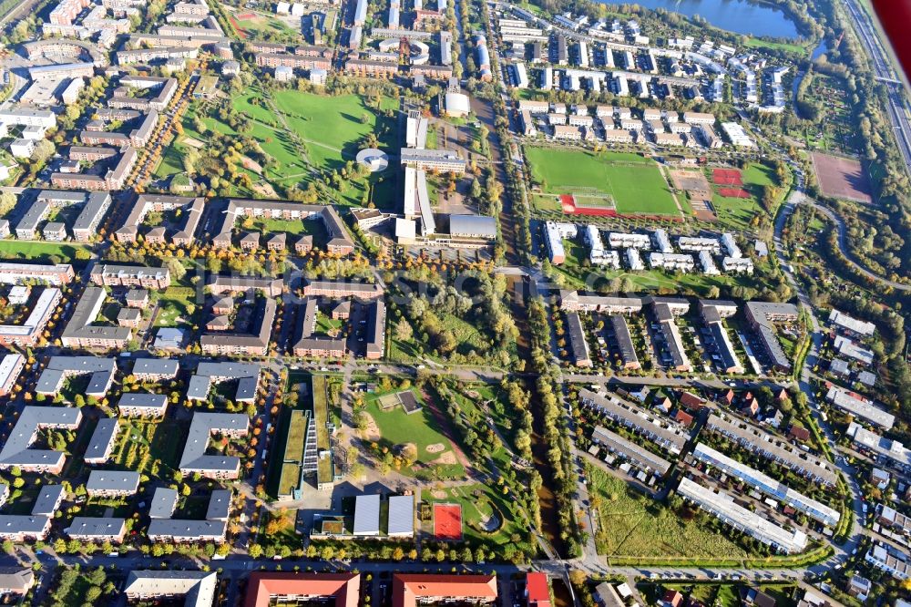 Luftbild Hamburg - Parkanlage im Wohngebiet im Ortsteil Neu Allermöhe in Hamburg, Deutschland