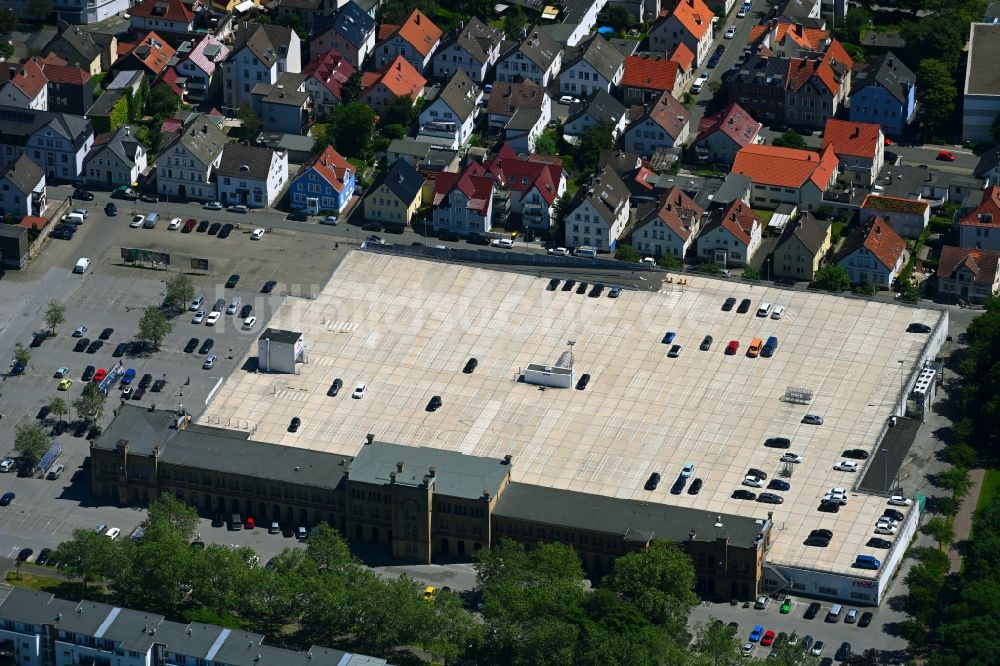 Bielefeld von oben - Parkdeck auf dem Einkaufzentrum real an der Teuteburger Straße in Bielefeld im Bundesland Nordrhein-Westfalen, Deutschland