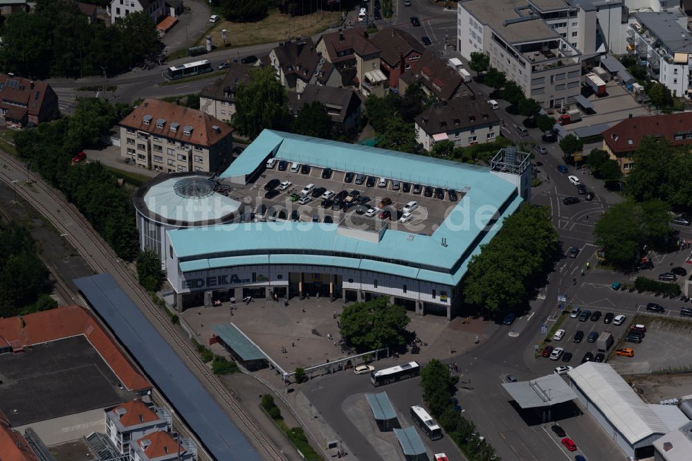 Luftbild Friedrichshafen - Parkdeck auf dem Gebäude des Parkhauses Altstadt in Friedrichshafen im Bundesland Baden-Württemberg, Deutschland