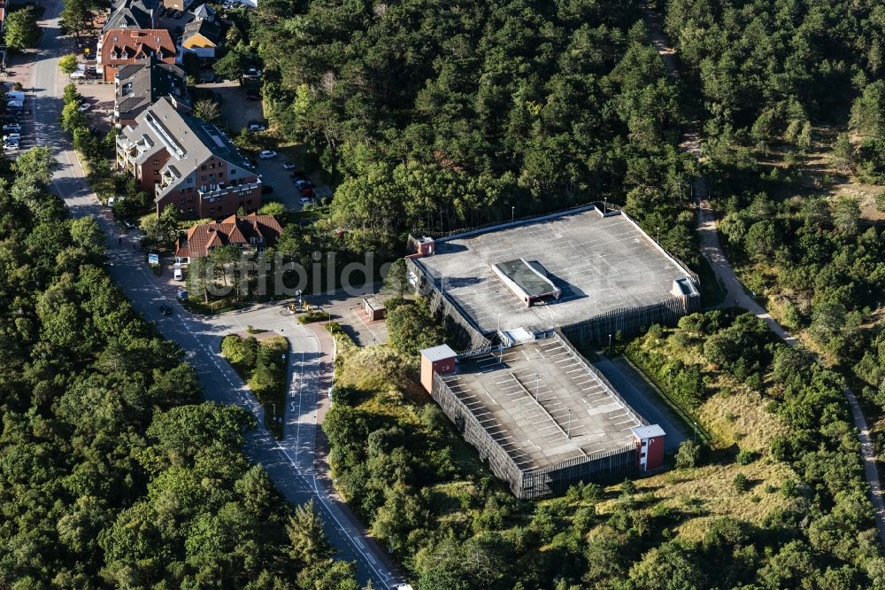 Luftbild Sankt Peter-Ording - Parkdeck auf dem Gebäude des Parkhauses Dünen in Sankt Peter-Ording im Bundesland Schleswig-Holstein, Deutschland