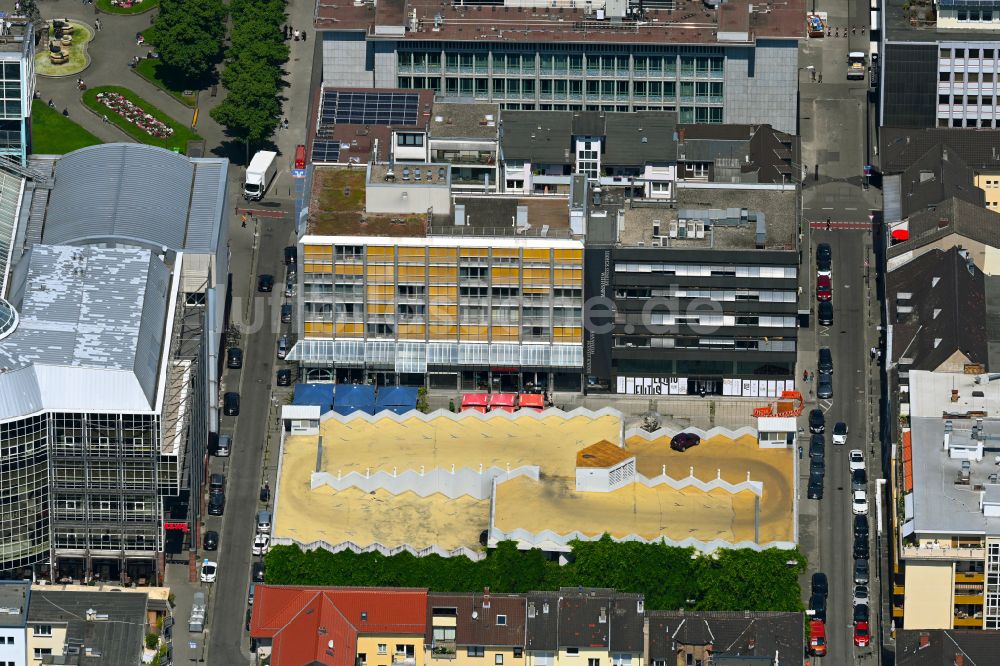 Mannheim aus der Vogelperspektive: Parkdeck auf dem Gebäude des Parkhauses Parkhaus N2 Stadthaus in Mannheim im Bundesland Baden-Württemberg, Deutschland