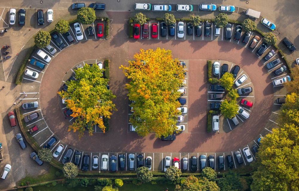 Luftaufnahme Gelsenkirchen - Parkplatz und Abstellfläche für Automobile in Gelsenkirchen im Bundesland Nordrhein-Westfalen, Deutschland