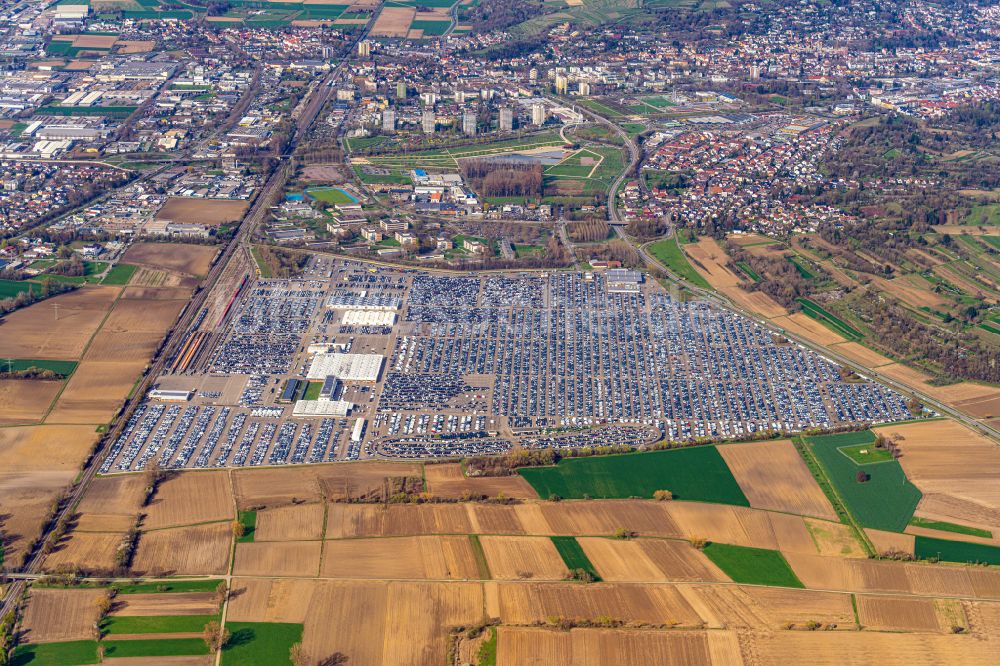 Luftaufnahme Kippenheim - Parkplatz und Abstellfläche für Automobile in Kippenheim im Bundesland Baden-Württemberg