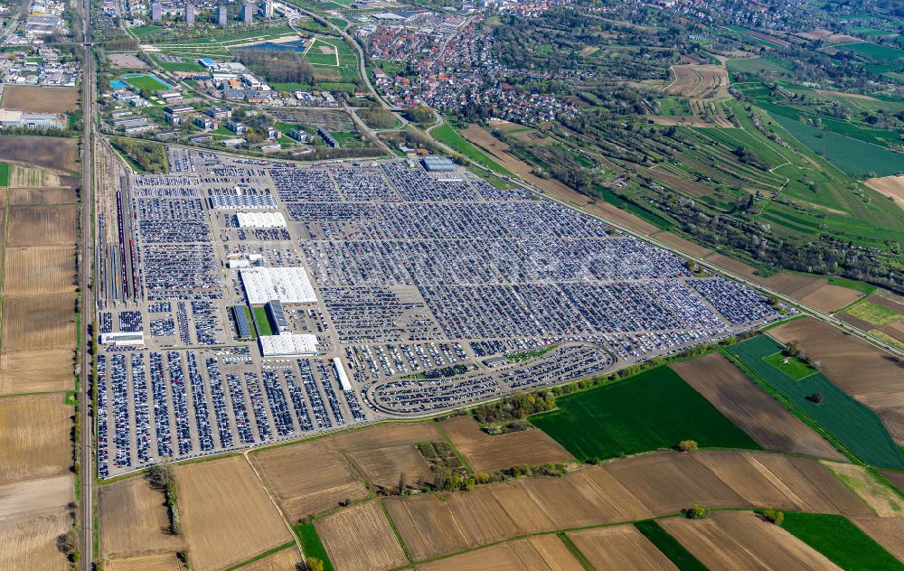 Luftbild Kippenheim - Parkplatz und Abstellfläche für Automobile der Mosolf Logistic in Kippenheim im Bundesland Baden-Württemberg, Deutschland