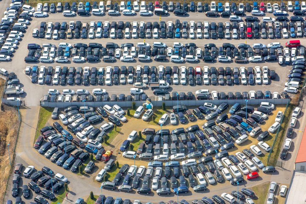 Luftbild Hamm - Parkplatz und Abstellfläche für Automobile im Ortsteil Bockum-Hövel in Hamm im Bundesland Nordrhein-Westfalen