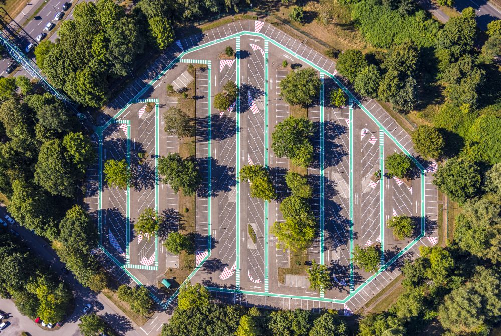 Luftbild Gelsenkirchen - Parkplatz und Abstellfläche für Automobile im Ortsteil Gelsenkirchen-Ost in Gelsenkirchen im Bundesland Nordrhein-Westfalen