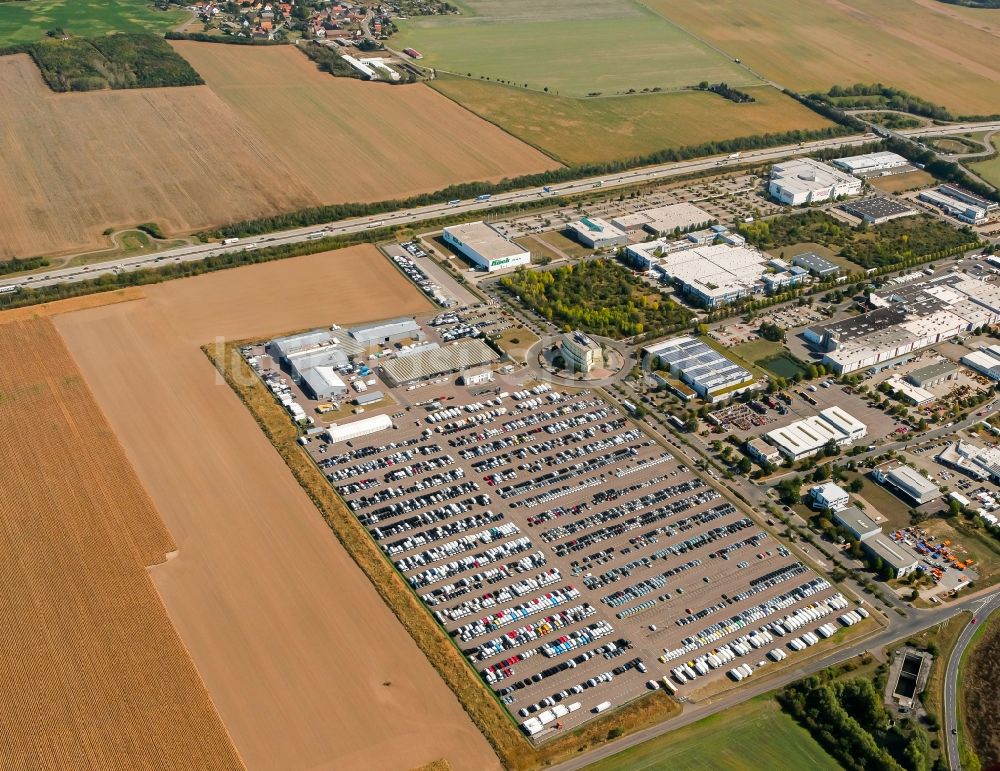 Luftbild Wiedemar - Parkplatz und Abstellfläche für Automobile in Wiedemar im Bundesland Sachsen, Deutschland