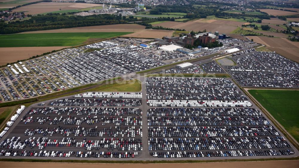 Luftaufnahme Zülpich - Parkplatz und Abstellfläche für Automobile in Zülpich im Bundesland Nordrhein-Westfalen