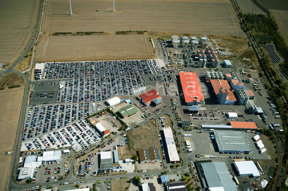 Zörbig von oben - Parkplatz und Abstellfläche für Automobile in Zörbig im Bundesland Sachsen-Anhalt, Deutschland