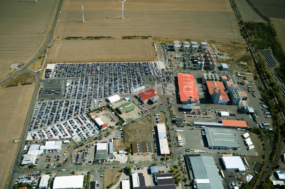 Zörbig aus der Vogelperspektive: Parkplatz und Abstellfläche für Automobile in Zörbig im Bundesland Sachsen-Anhalt, Deutschland