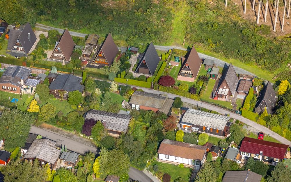 Luftaufnahme Frenkhausen - Parzellen einer Kleingartenanlage Zur Bergeshöhe in Frenkhausen im Bundesland Nordrhein-Westfalen, Deutschland