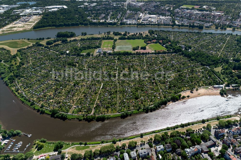 Luftbild Bremen - Parzellen einer Kleingartenanlage zwischen Kleine Weser und Werdersee und der Weser in Bremen