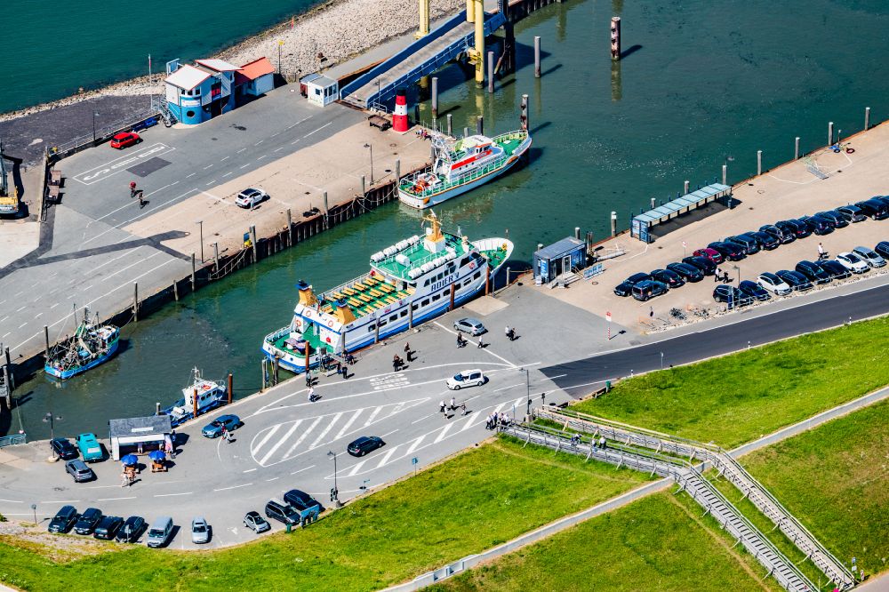 Luftbild Nordstrand - Passagier- und Fahrgastschiff Adler V in Nordstrand im Bundesland Schleswig-Holstein, Deutschland