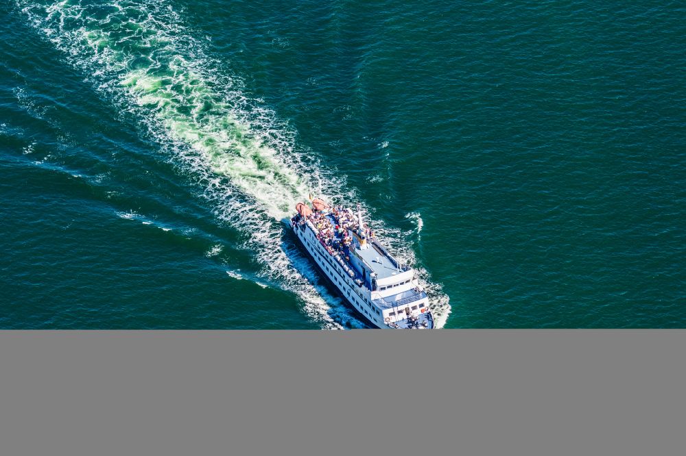 Sassnitz von oben - Passagier- und Fahrgastschiff CAP ARKONA auf der Ostsee in Sassnitz im Bundesland Mecklenburg-Vorpommern, Deutschland