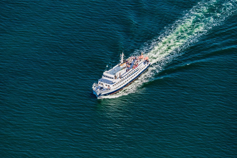 Luftbild Sassnitz - Passagier- und Fahrgastschiff CAP ARKONA auf der Ostsee in Sassnitz im Bundesland Mecklenburg-Vorpommern, Deutschland