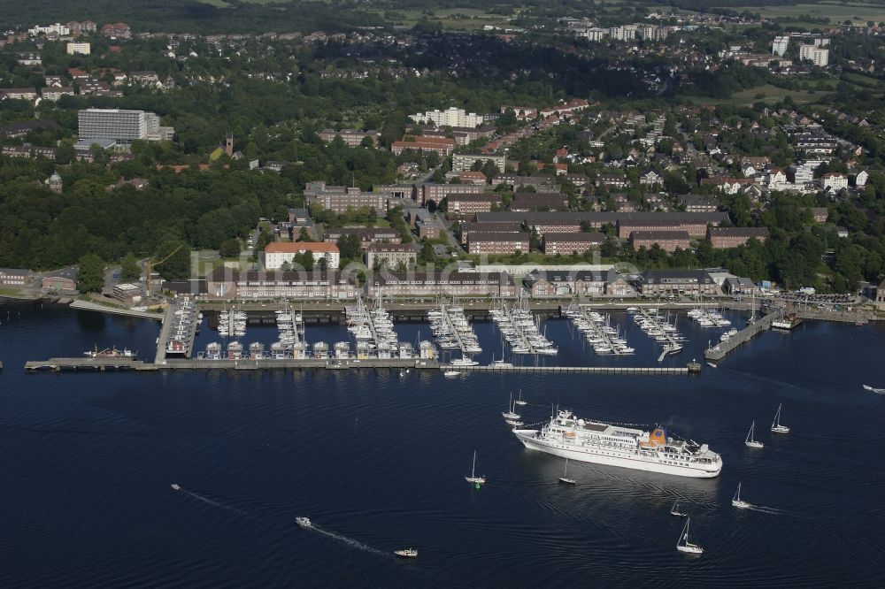 Flensburg aus der Vogelperspektive: Passagier- und Fahrgastschiff in Flensburg im Bundesland Schleswig-Holstein