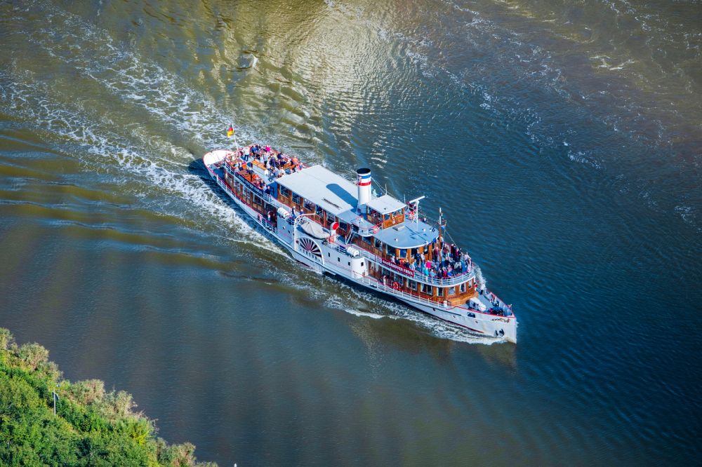 Luftbild Gribbohm - Passagier- und Fahrgastschiff Raddampfer Freya auf dem Nord-Ostsee-Kanal in Gribbohm im Bundesland Schleswig-Holstein, Deutschland