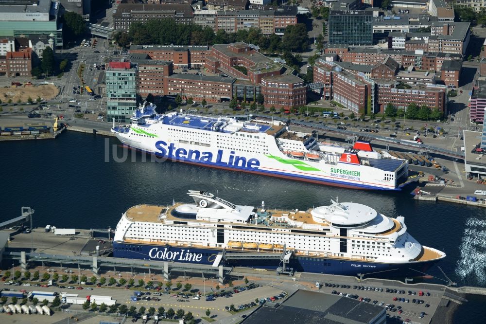 Luftbild Kiel - Passagier- und Fahrgastschiff der Stena Line und der Color Line in Kiel im Bundesland Schleswig-Holstein