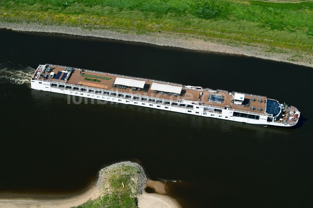 Luftbild Klöden - Passagier- und Fahrgastschiff VIKING BEYLA auf der Elbe in Klöden im Bundesland Sachsen-Anhalt, Deutschland