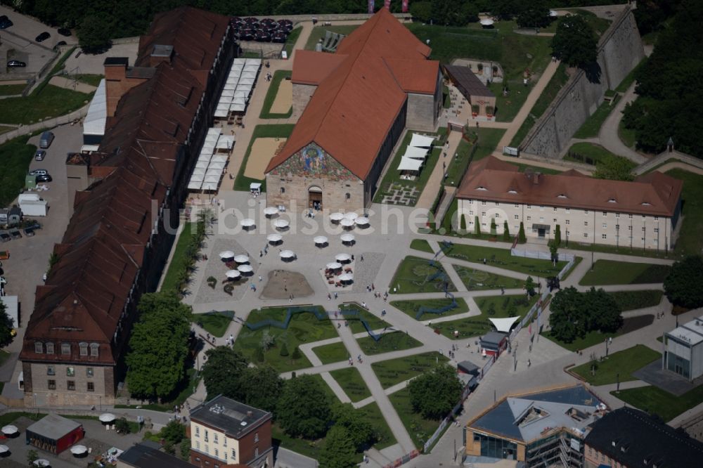 Luftaufnahme Erfurt - Peterskirche auf dem Innenhof der Zitadelle am egapark auf dem Petersberg in Erfurt im Bundesland Thüringen, Deutschland