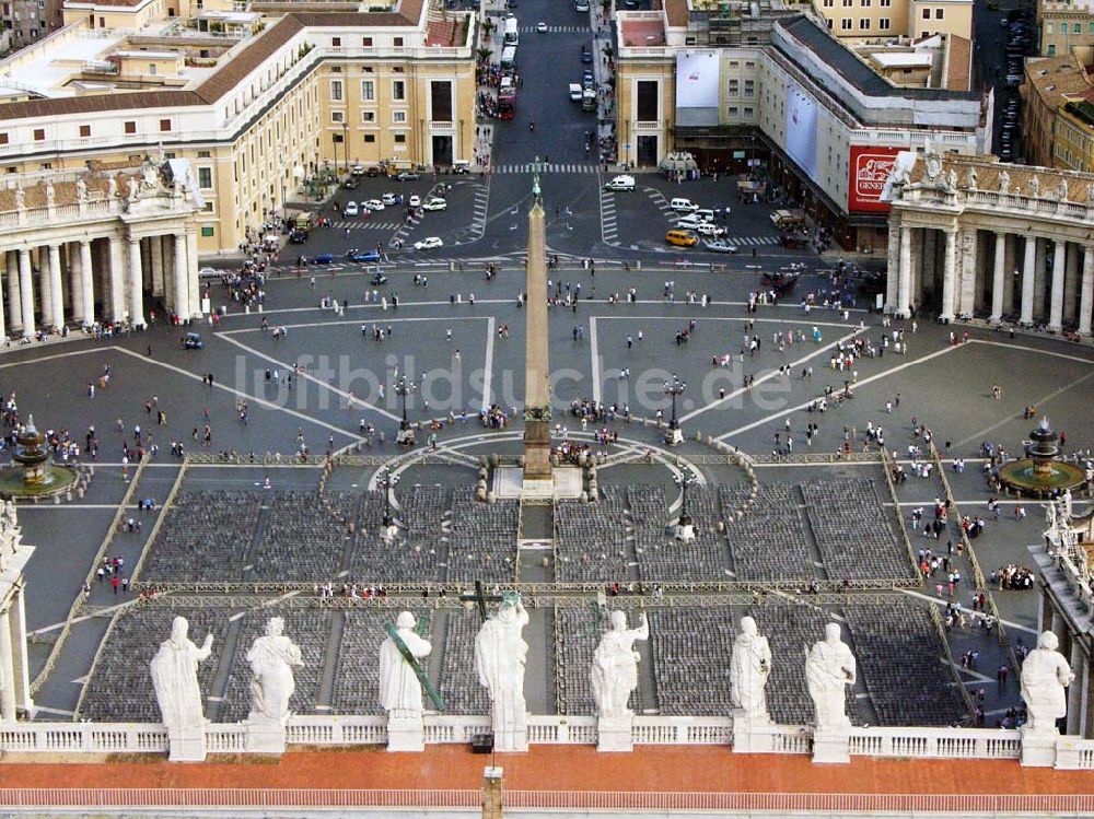 Vatikanstadt von oben - Petersplatz von der Kuppel des Petersdom aus gesehen