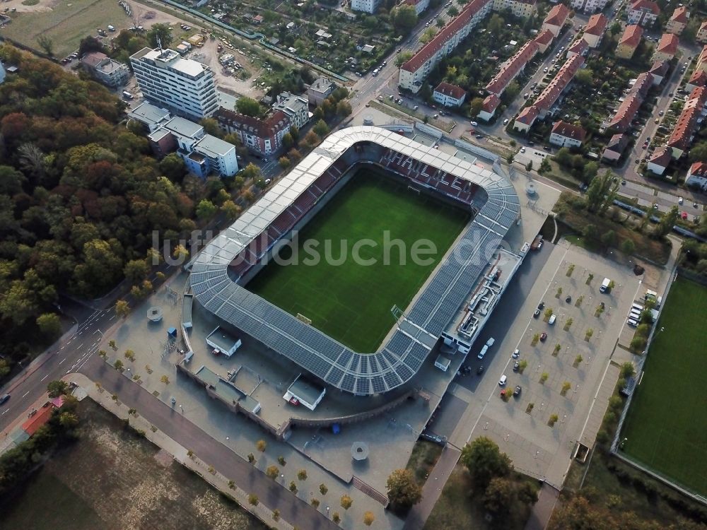 Luftbild Halle (Saale) - Photovoltaik- Solarkraftwerk am Stadion Erdgas Sportpark in Halle (Saale) im Bundesland Sachsen-Anhalt