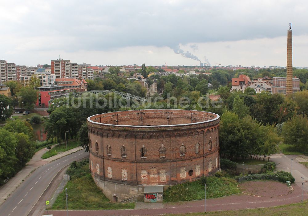 Luftaufnahme Halle (Saale) - Planetarium- Gebäude im alten Gasometer in Halle (Saale) im Bundesland Sachsen-Anhalt, Deutschland